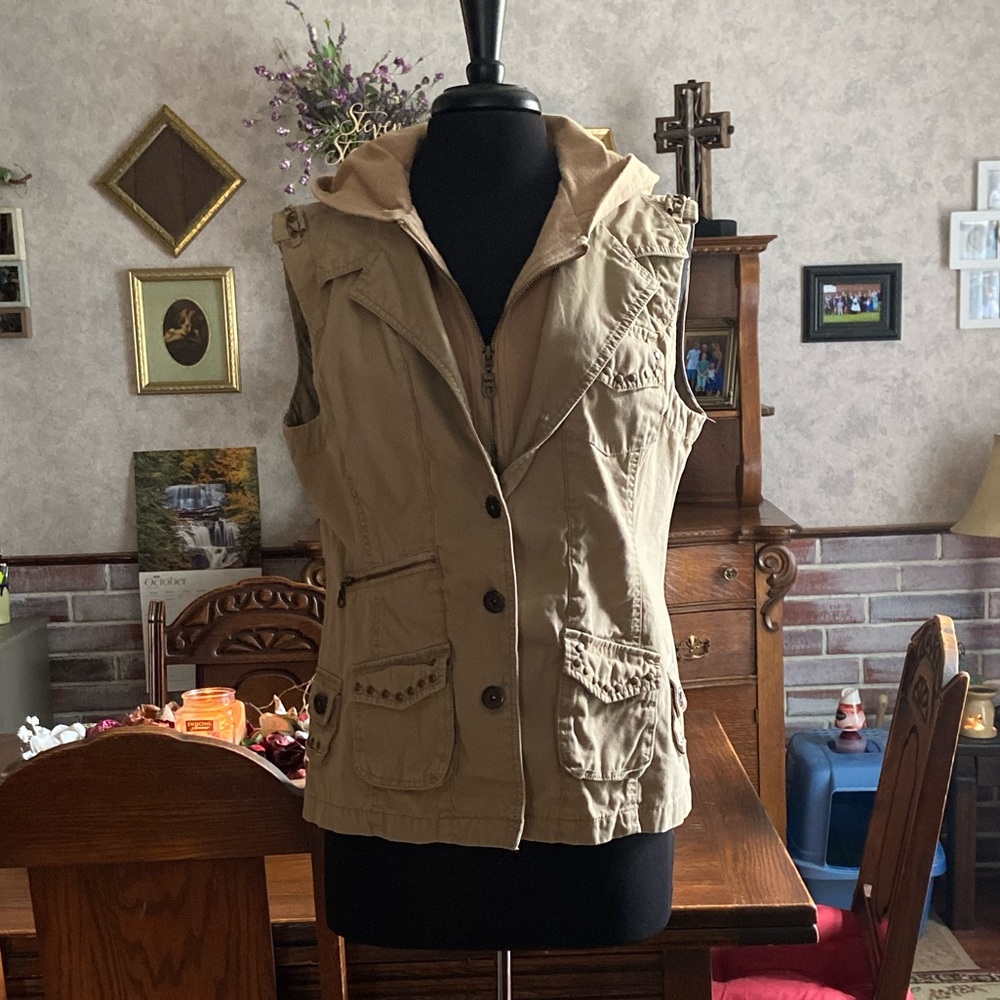 Maurice’s vest